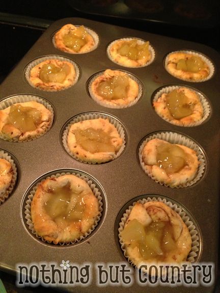 Cinnamon Apple Pie Cupcakes | NothingButCountry.com