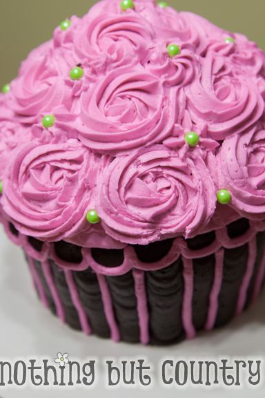 Giant Cupcake Cake | NothingButCountry.com