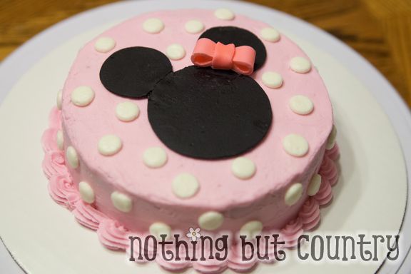 Minnie Mouse Cupcakes & Smash Cake | NothingButCountry.com