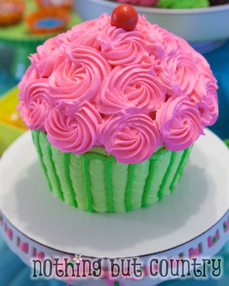 Cupcake / Cupcake Wars Birthday Party - NothingButCountry.com