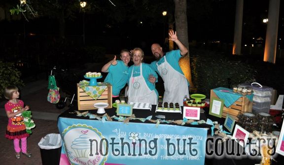 DEAFinitely Cupcakes | Our 1st Booth | NothingButCountry.com
