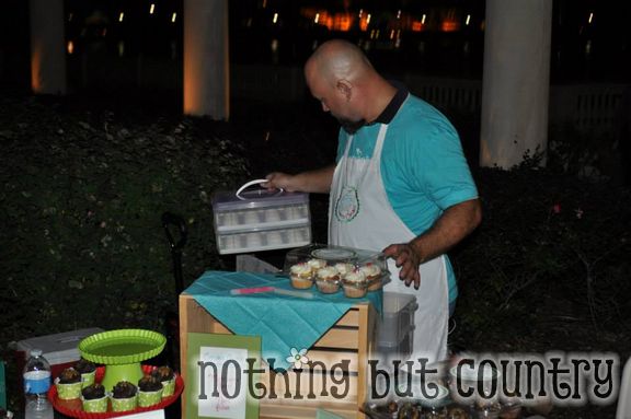 DEAFinitely Cupcakes | Our 1st Booth | NothingButCountry.com