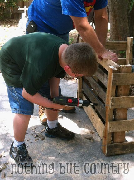 Pallet Lemonade Stand | NothingButCountry.com