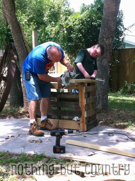 Pallet Lemonade Stand | NothingButCountry.com