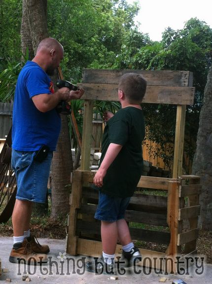 Pallet Lemonade Stand | NothingButCountry.com