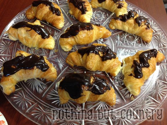 Easy No Bake Croissant Eclairs | NothingButCountry.com