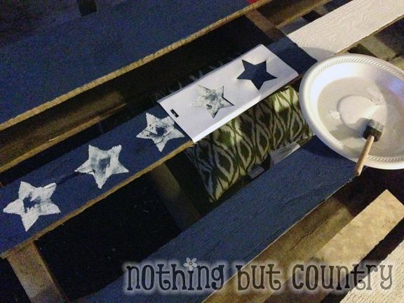 Patriotic Flag Pallet - Pinterest Project Success | NothingButCountry.com