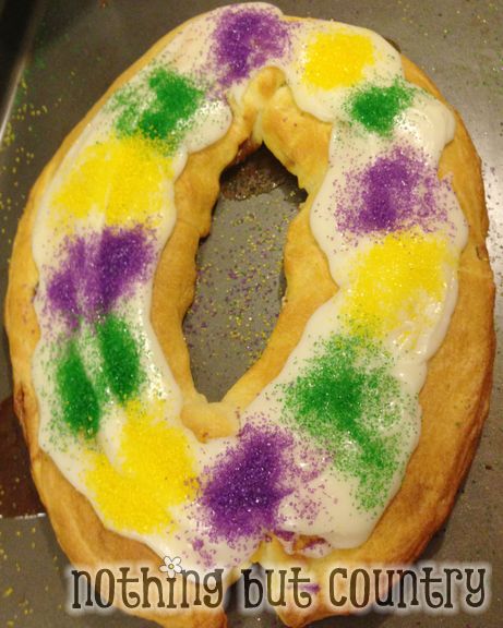 Easy King Cake for Mardi Gras | NothingButCountry.com